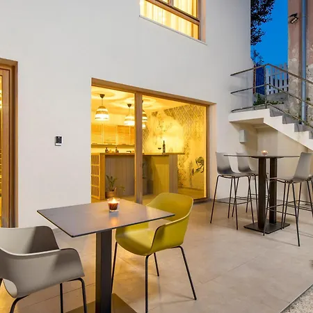 And Old Center Apartment Pula